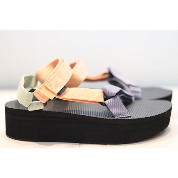 Teva Universal Sandal Sz 8 - Picture 1 of 5